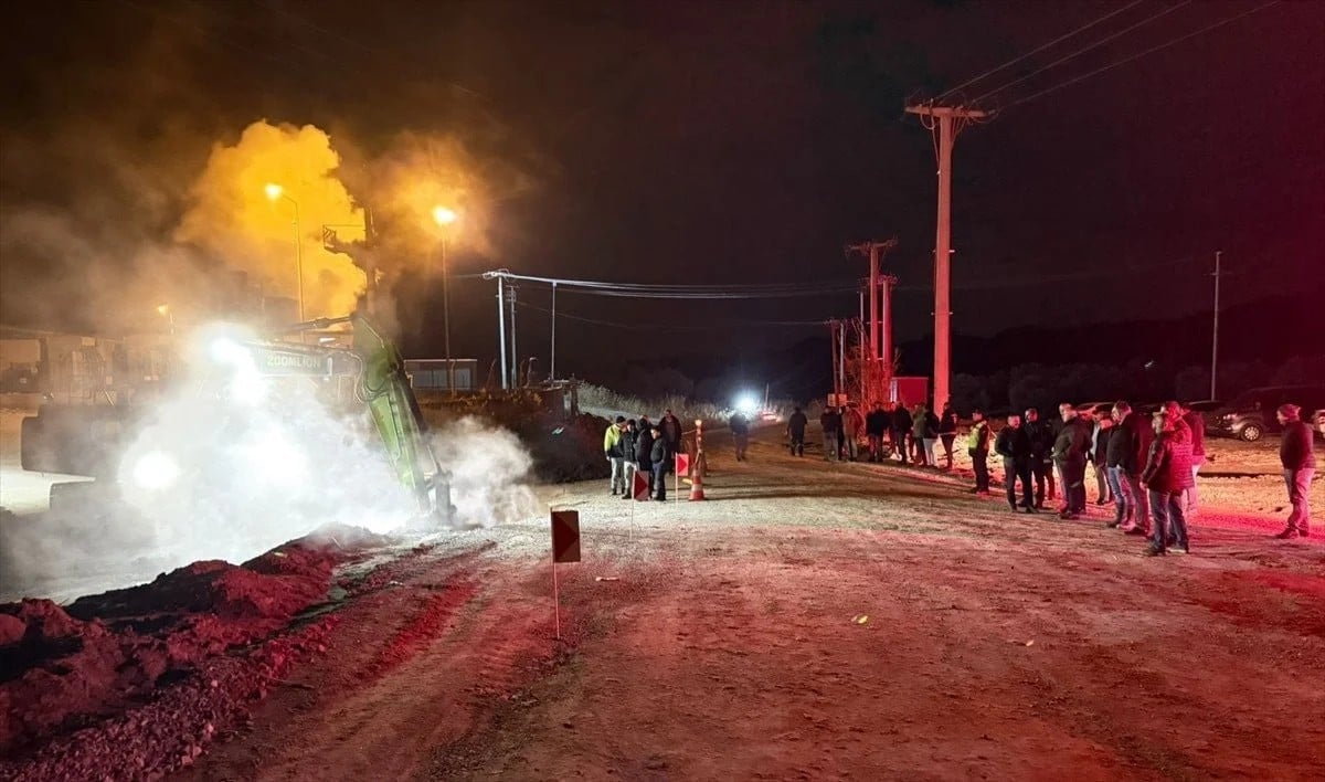 Aydın’da jeotermal boru hattında sızıntı paniği: Yol ulaşıma kapatıldı!