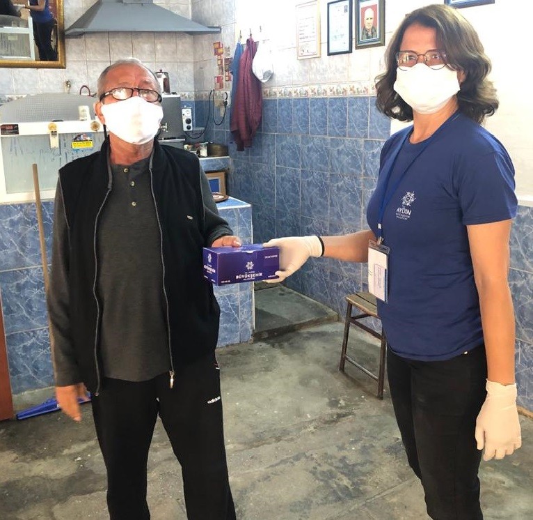 Aydın’da kahvecilere hijyen paketi dağıtıldı 