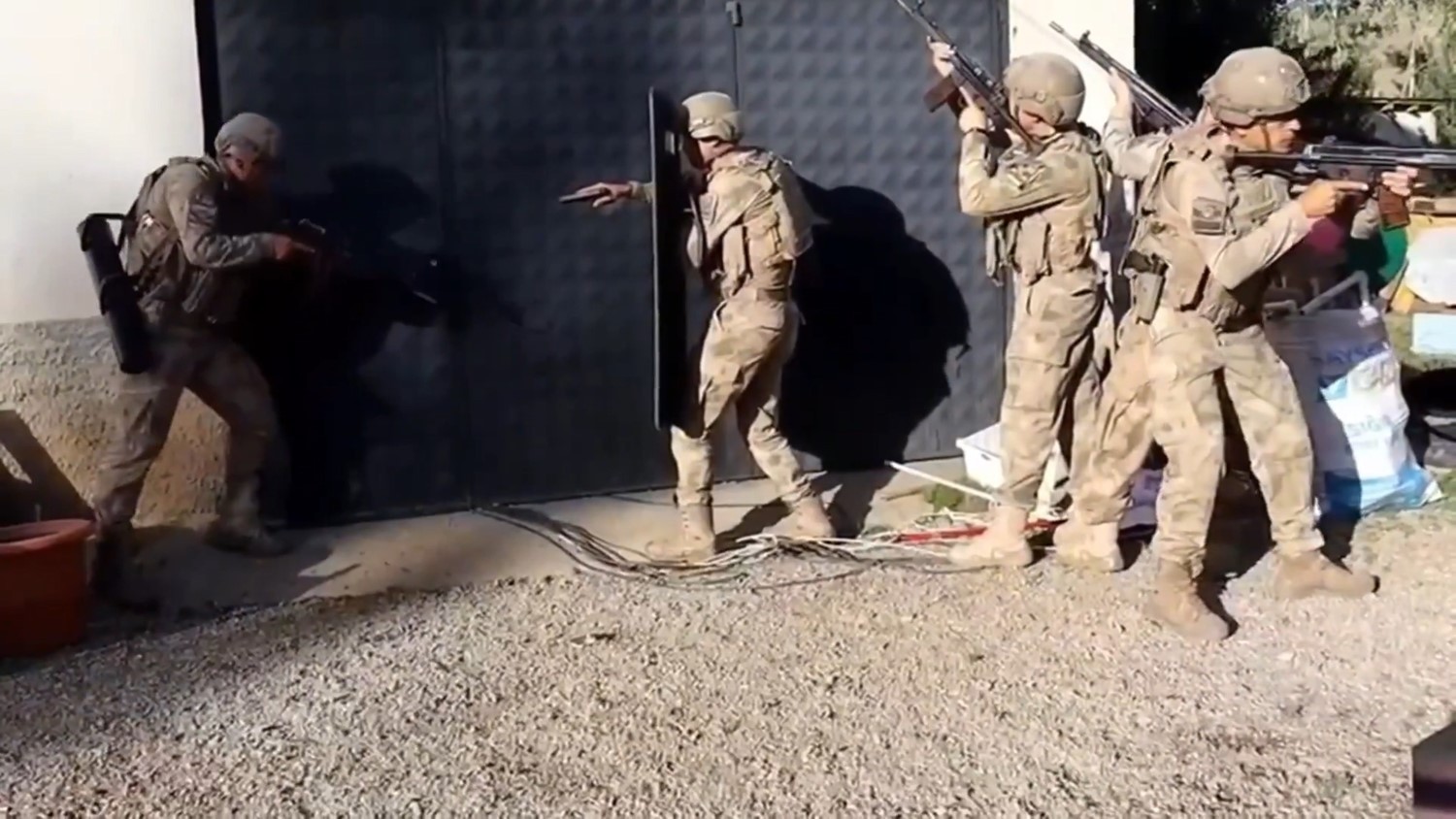 Aydın’da ‘Kuyu-6’ operasyonu! 17 kişi paketlendi