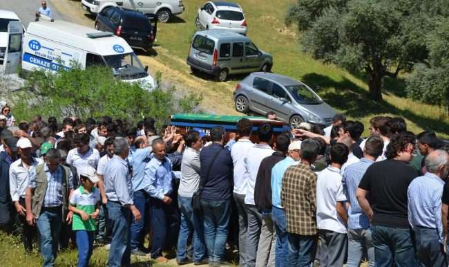 Aydın'da lise öğrencisi kanserine yenildi