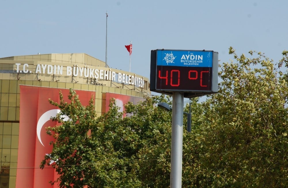 Aydın’da nemle birlikte sıcak hava bunaltıyor 