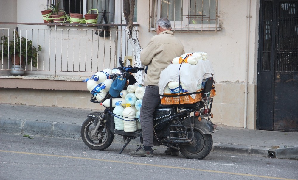 Aydın’da vatandaşlar doğal süte yöneldi 
