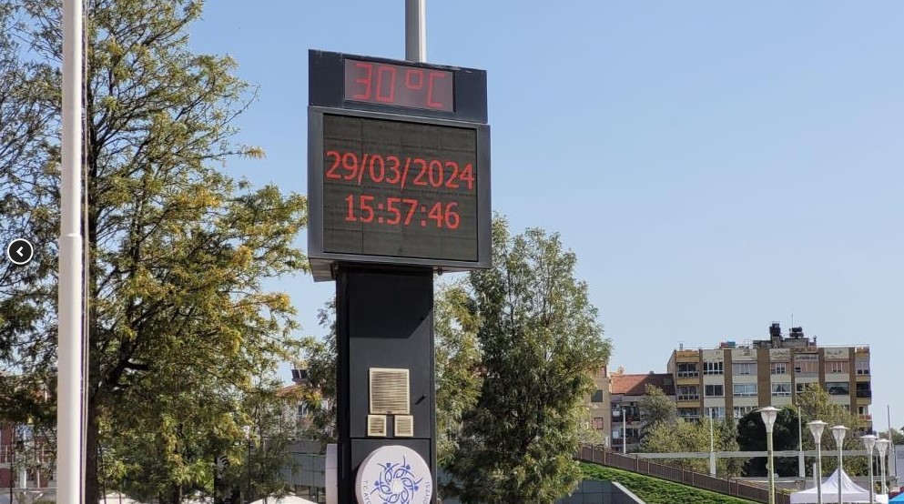 Aydın'da yaz havası! 30 dereceyi gördü