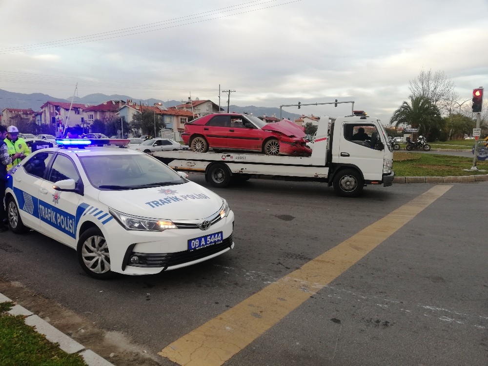 Aydın’da zincirleme trafik kazası; 4 yaralı 