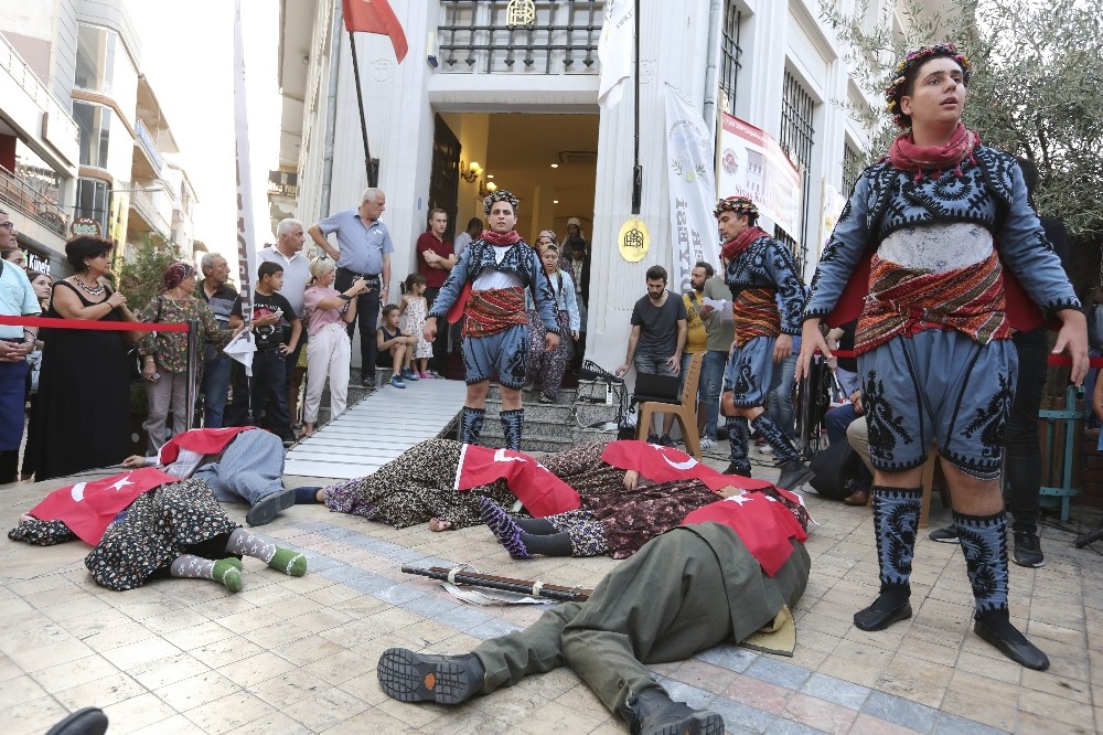 Aydın’ın kurutuluş öyküsü sokak tiyatrosuyla anlatıldı 
