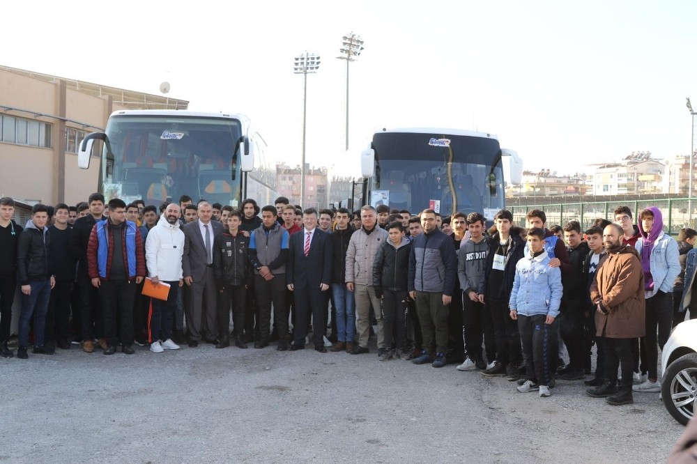 Aydınlı gençler Çanakkale Kampı’na uğurlandı 