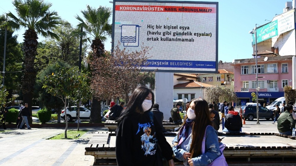 Aydınlılara ‘sosyal mesafeyi koruma’ çağrısı 