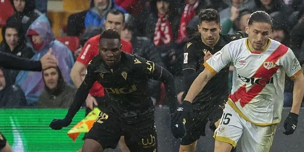 Ayın oyuncusu Miguel Crespo oldu! Rakipleri yıkan olay: Futbol hayatını zirveye taşıdı