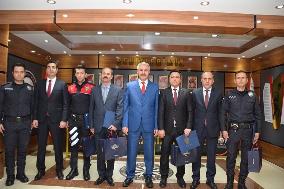 Ayın polisleri ödüllendirildi 