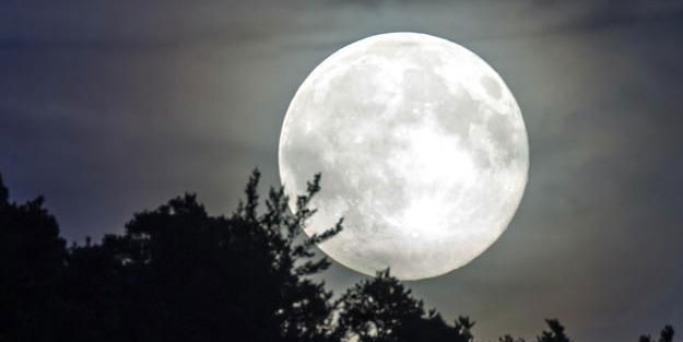 Ay'ın sanılandan daha genç olduğu keşfedildi