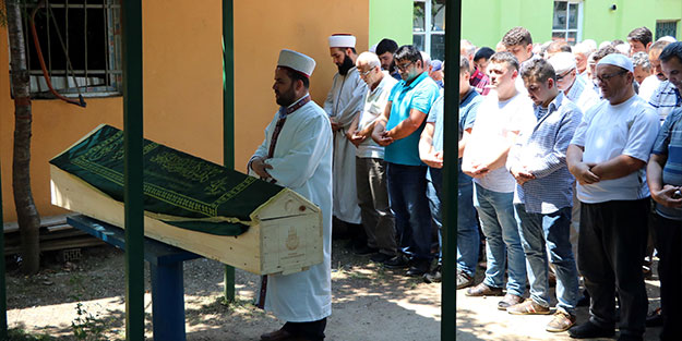 Ayının parçaladığı şahıs toprağa verildi