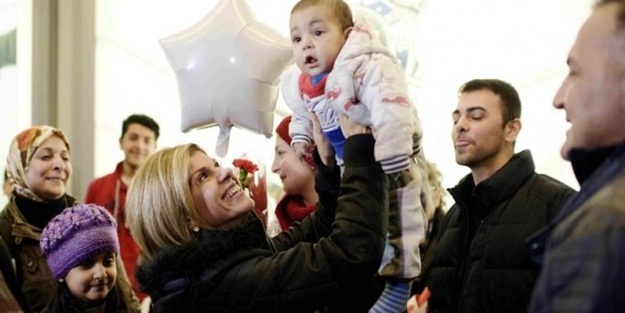 Aylan bebeğin ailesi yeni vatanına ulaştı