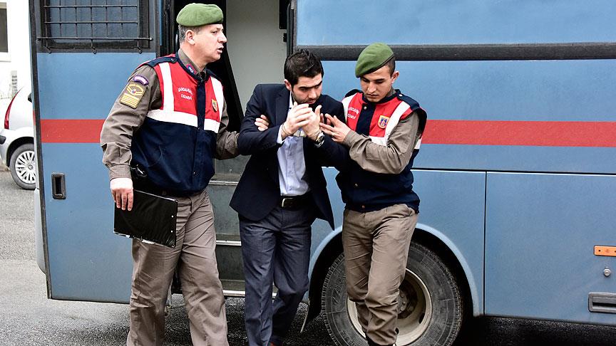 'Aylan Kurdi' davasının 2 sanığının adliyeye getirilişi sırasında vatandaşlar tepki gösterdi