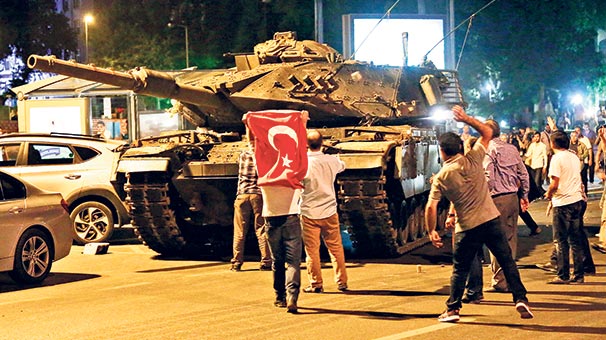‘Aylar süren bir kaos ortamı oluşacaktı… Darbecilerle hareket etselerdi iç savaş çıkardı!’