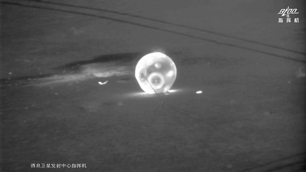 Aylar süren görev bitti! Tam 183 gün uzayda yaşadılar