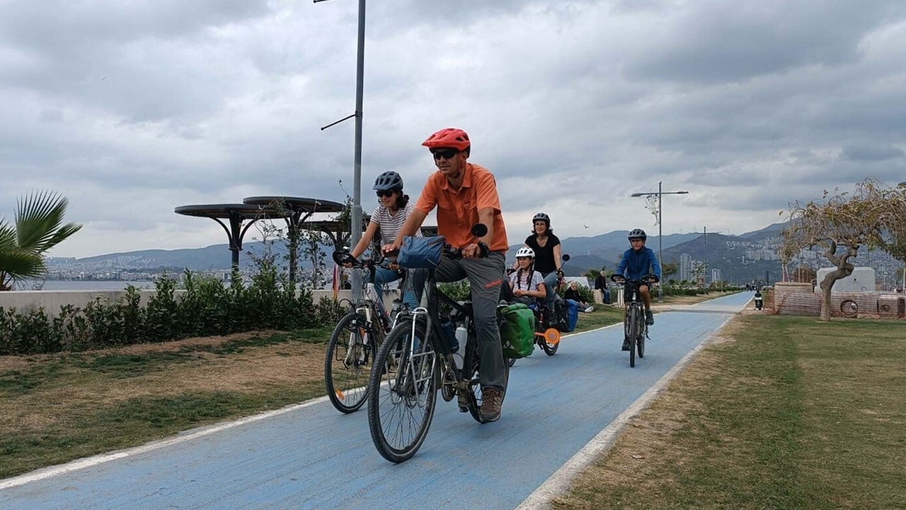 Aylarca pedal çevirdiler! Fransa’dan Japonya’ya pedalla