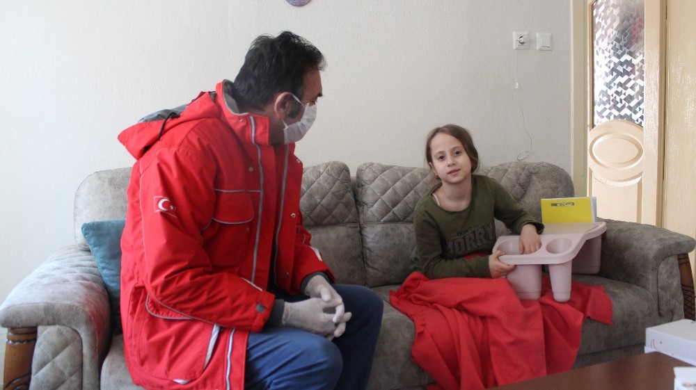 Aylin’in ailesinin yardımına Kızılay yetişti 