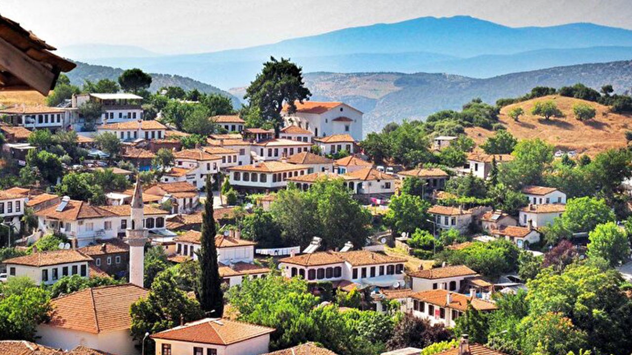 AYM CHP’nin itirazını reddetti: Nüfusu 2 binden az belediyeler köye dönüşecek!