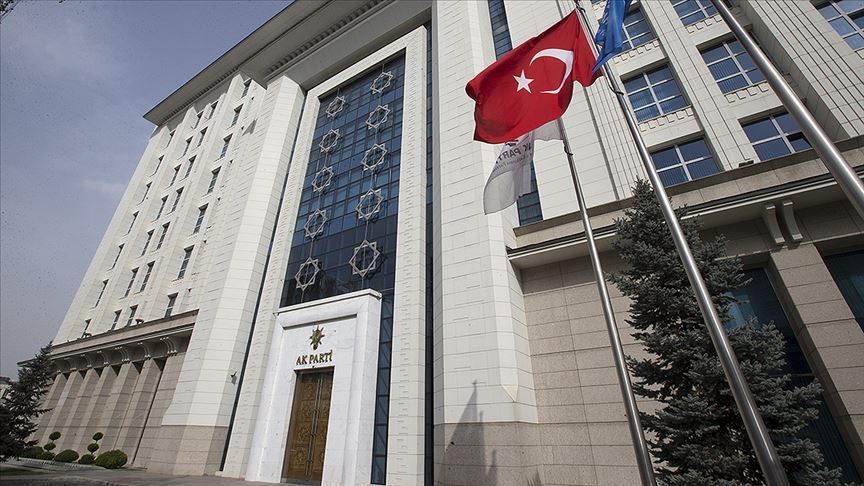 AYM Üyesi Yıldırım'ın 'Işıklar yanıyor' paylaşımı tepkilere neden oldu: Bu millet fırsat vermez