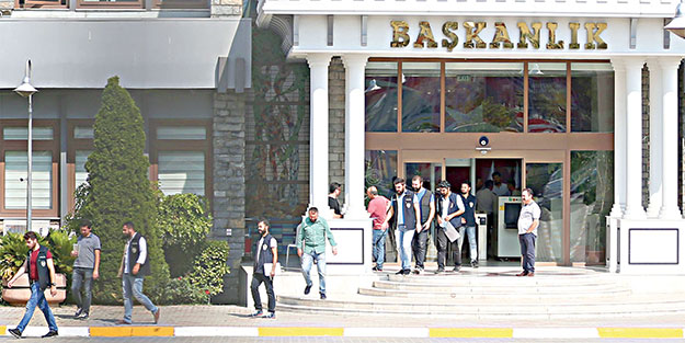AYM’de de FETÖ temizliği