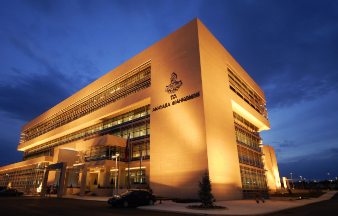 AYM’den evlat nöbetine hukuki kalkan: ABD’ye İADE kararı durduruldu