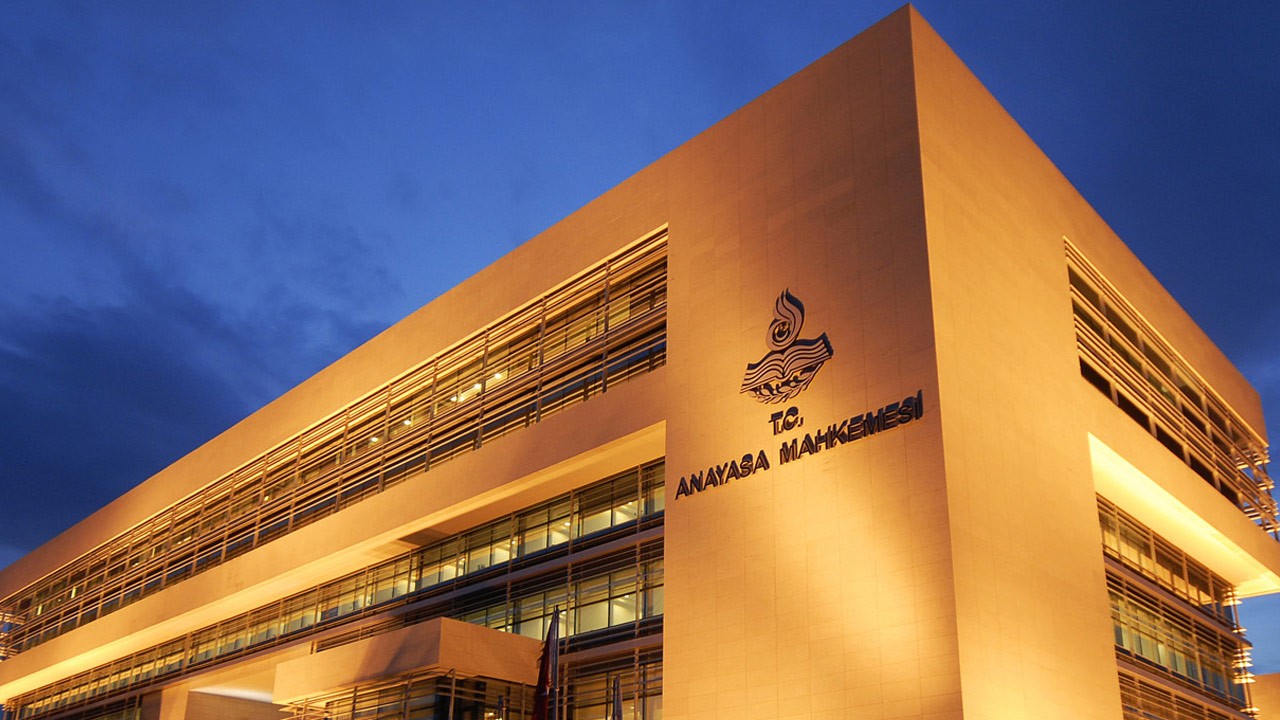 AYM'den siyasi partilere mali denetim kararı! Resmi Gazete'de yayımlandı