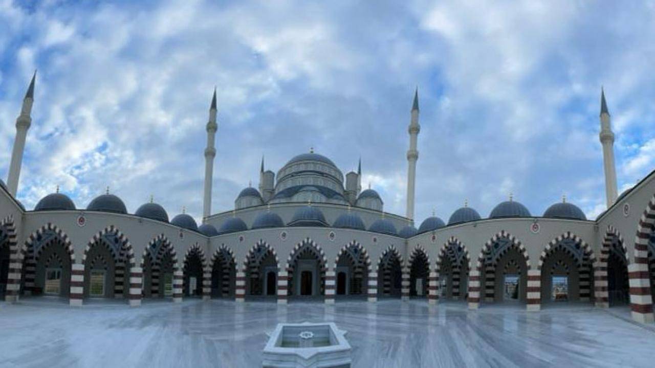 Aynı anda 10 bin kişi saf tutacak!