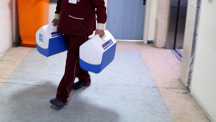 Aynı anda böbrek ve kalp nakli yapıldı