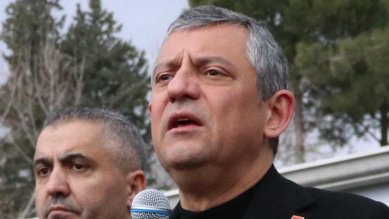 Aynı tiyatro aynı palavra! Özgür’den deprem bölgesinde Ekrem taktiği