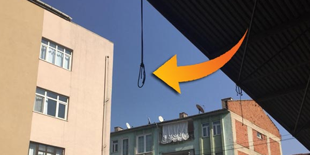 Ayrıldığı sevgilisinin evinin önünde kendini astı! Sonrası...