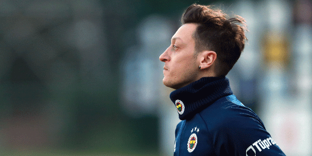 Ayrılık iddialarının ardından Mesut Özil'den açıklama