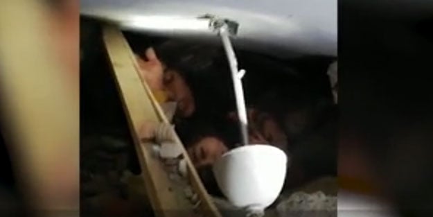 Ayşe Yıldız'ın kurtarılma anı kamerada! 'Allah rızası için kurtarın'