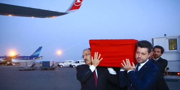 Ayşenur Ezgi Eygi'nin cenazeni Bakü'den İstanbul'a gönderildi!