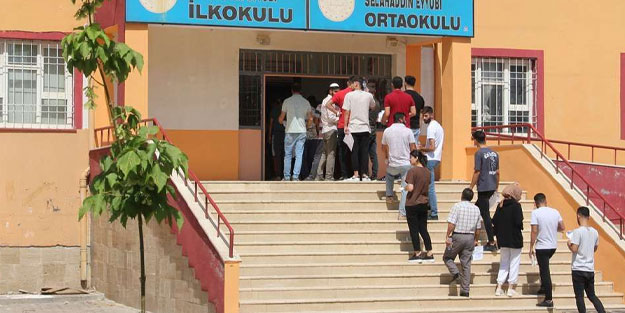 AYT sınavı saat kaçta başlıyor kaçta bitiyor? AYT sınavında kapılar kaçta kapanıyor?