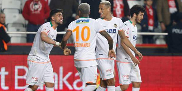 Aytemiz Alanyaspor 90+3'te işi bitirdi