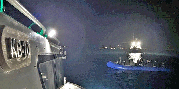 Ayvacık açıklarında 76 kaçak göçmen yakalandı