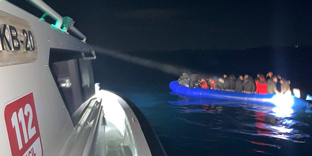 Ayvacık açıklarında 87 kaçak göçmen yakalandı