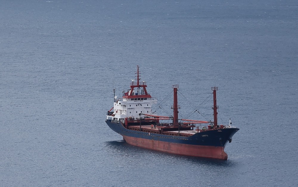 Ayvacık’a demir atan gemi ekipleri harekete geçirdi 