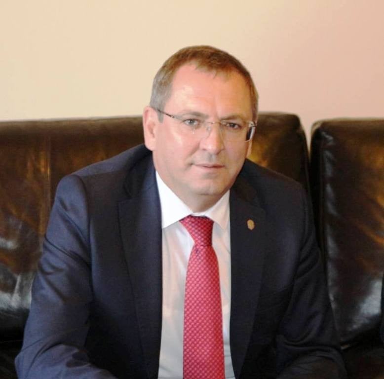 Ayvalık Belediyesi yakışanı yapıyor 