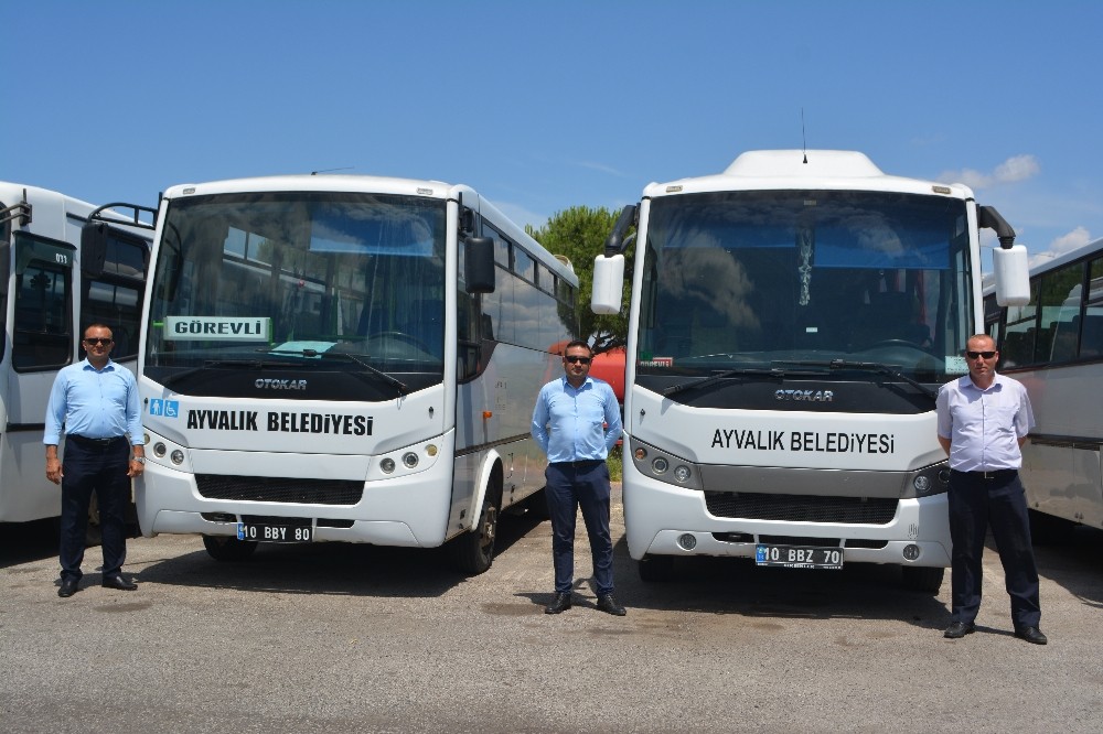 Ayvalık Belediyesi’nden öğrencilere otobüs jesti 