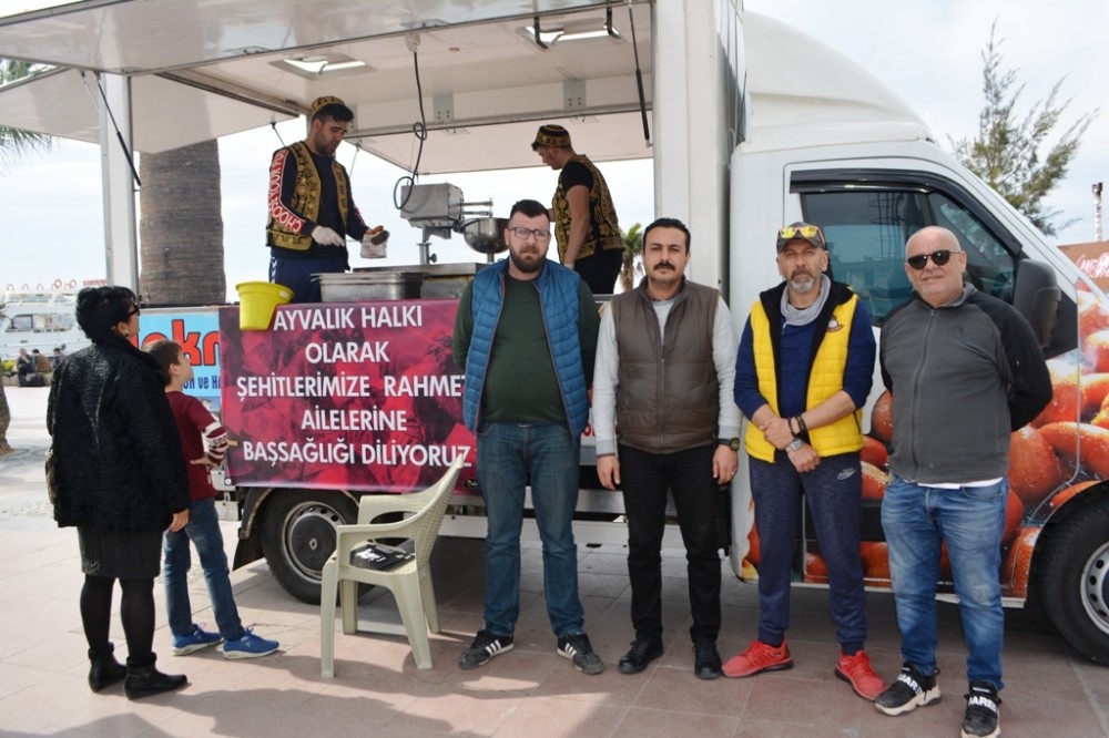 Ayvalık Halkı’ndan şehitler için lokma hayrı 