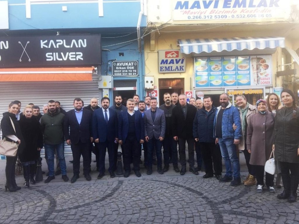 Ayvalık MHP teşkilatına nezaket ziyareti 