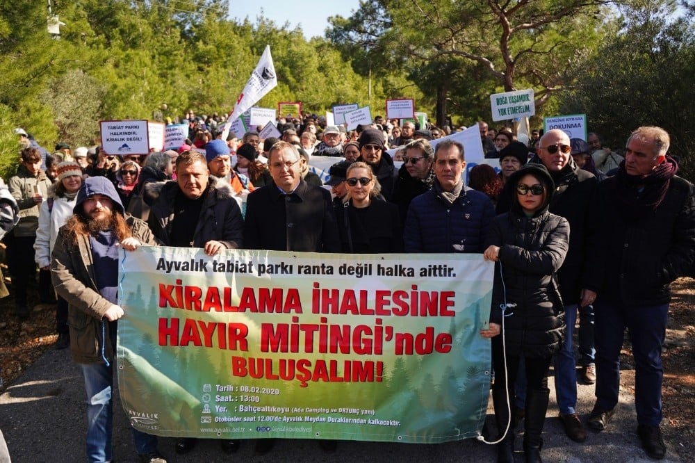Ayvalık tek yumruk olunca ihale ertelendi 