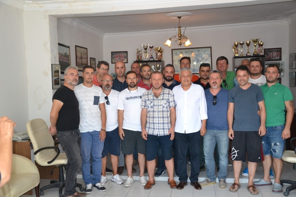 Ayvalıkgücü Belediyespor’da görev bölümü 
