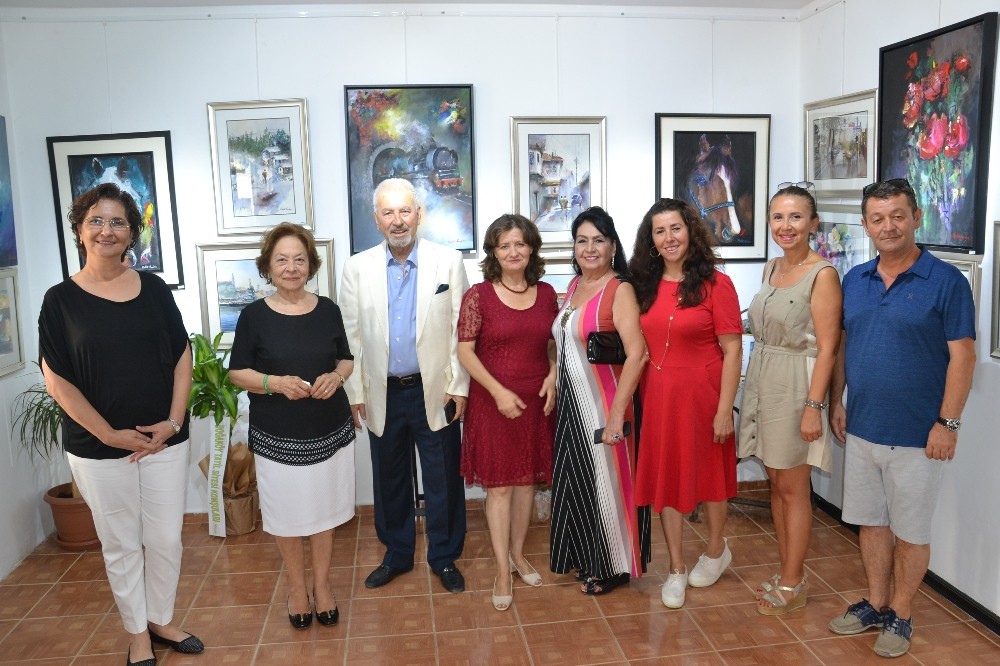 Ayvalıklı sanatseverler “Çınar’ın Yaprakları” resim sergisinde buluştu 