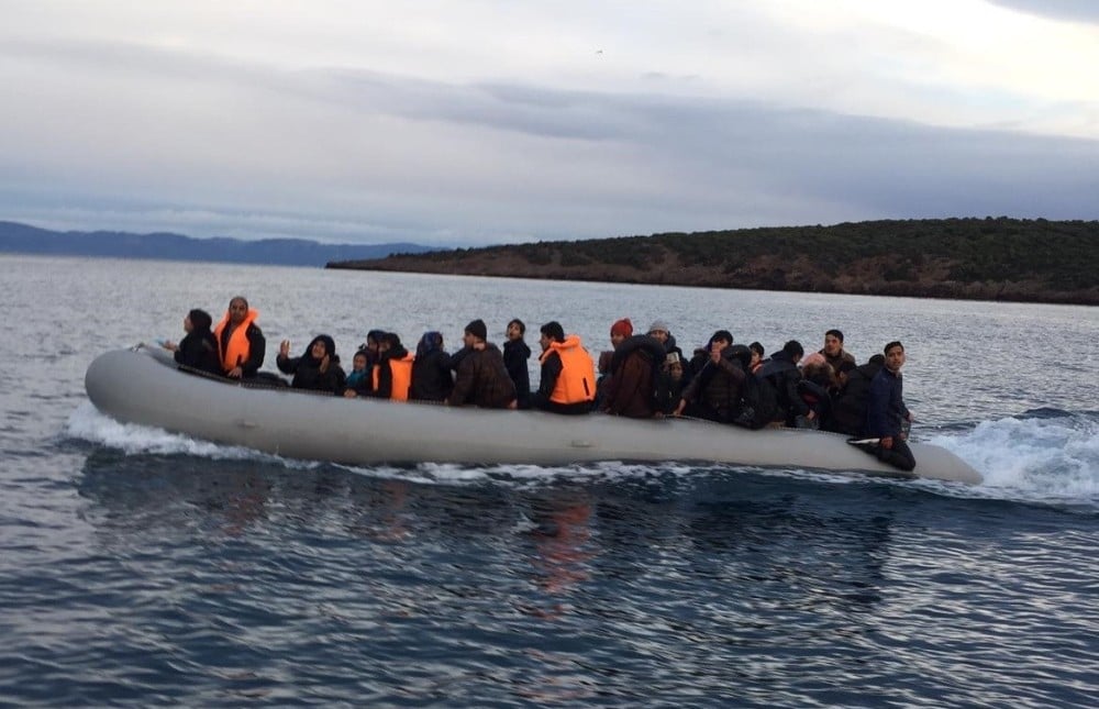 Ayvalık’ta 45 Afganistan uyruklu göçmen yakalandı 