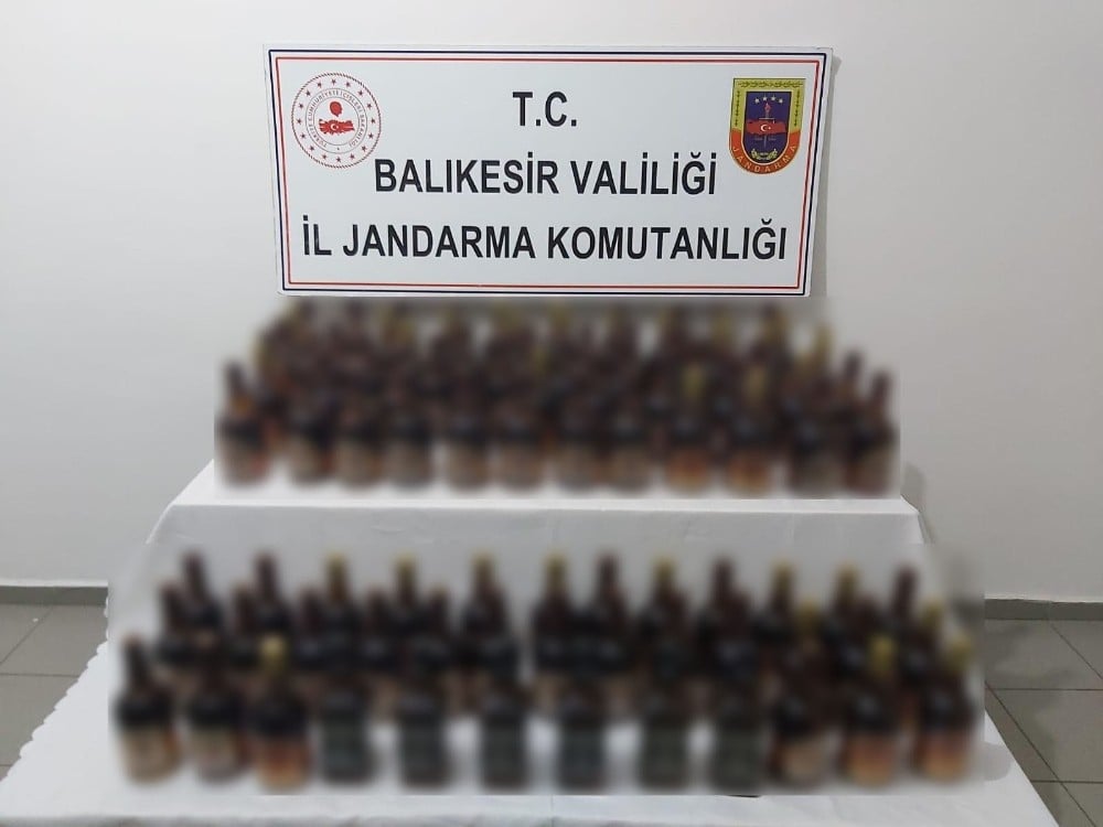 Ayvalık’ta jandarma kaçak içki satıcılarına acımadı 