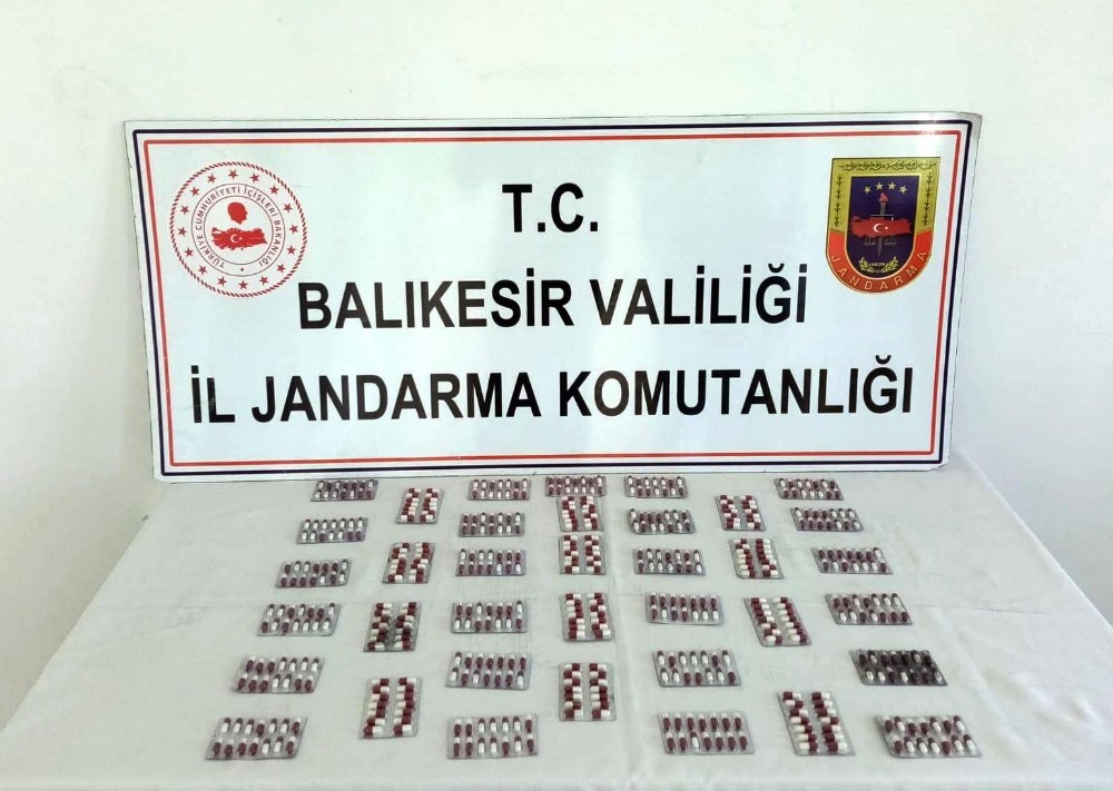 Ayvalık’ta jandarmadan uyuşturucu operasyonu 