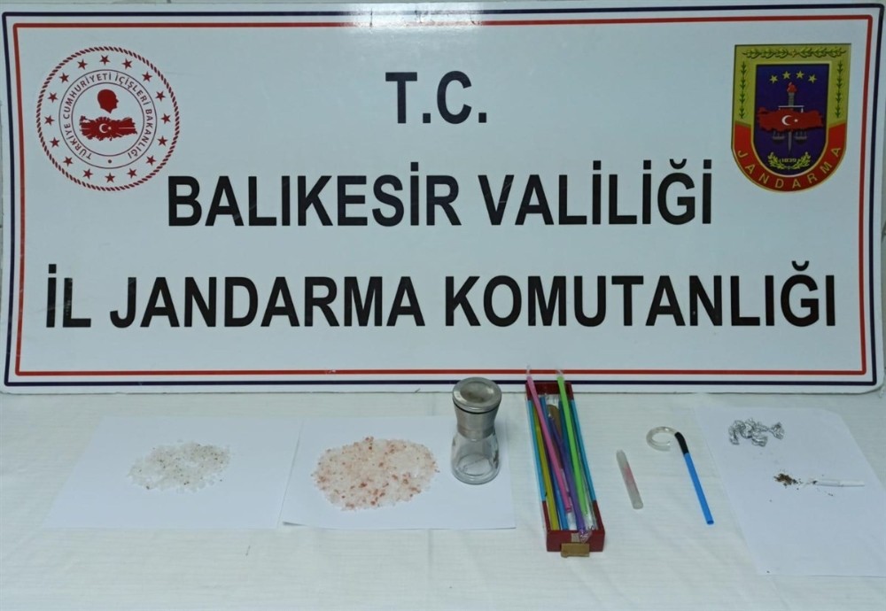 Ayvalık’ta Jandarmadan uyuşturucu operasyonu 