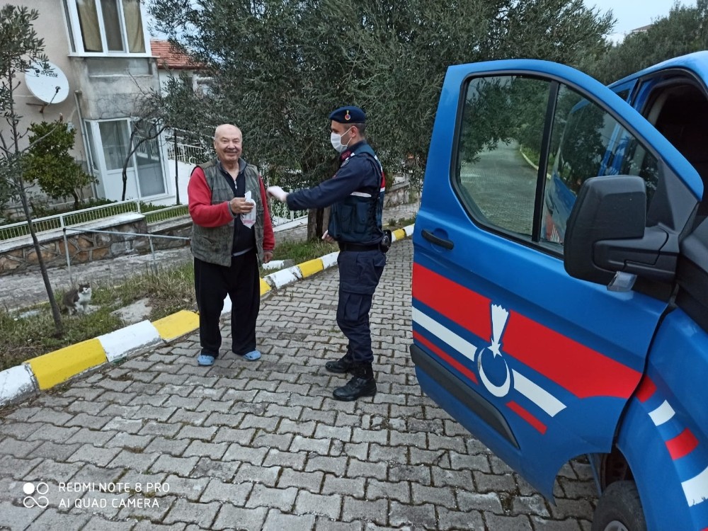 Ayvalık’ta jandarmaya anlamlı teşekkür 